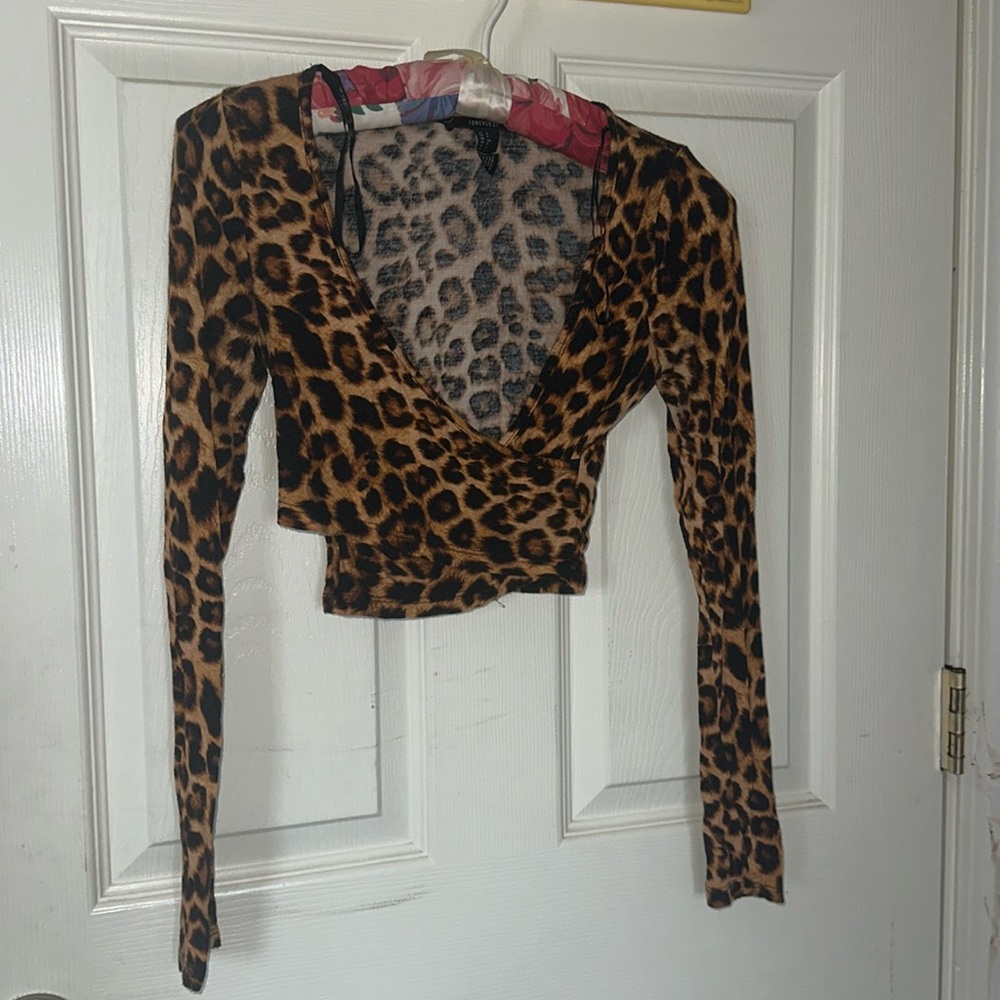 Forever 21 leopard print crop top